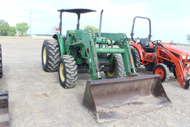 Image of John Deere 5210 equipment image 3