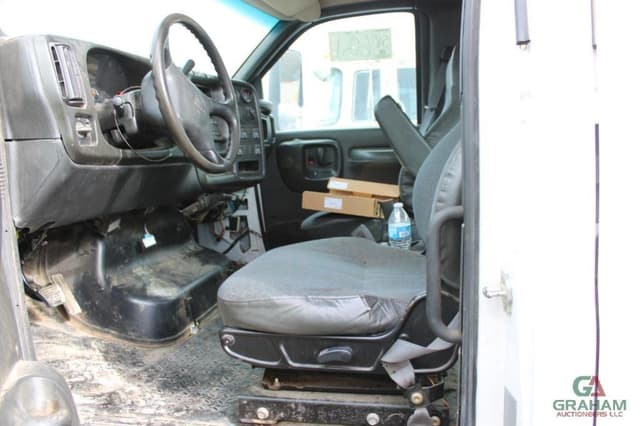 Image of GMC Kodiak equipment image 4