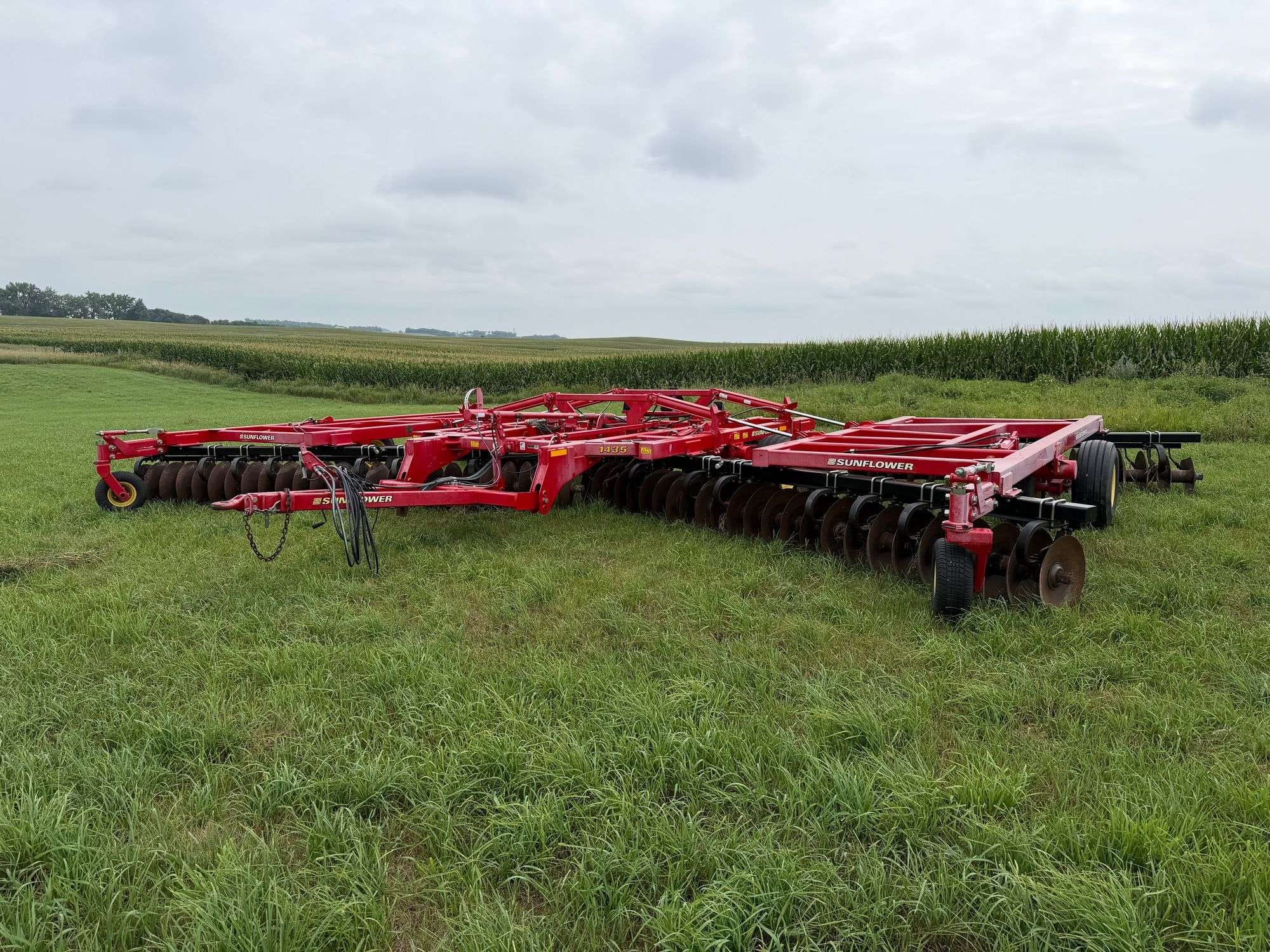 Sunflower 1435 Equipment Image0