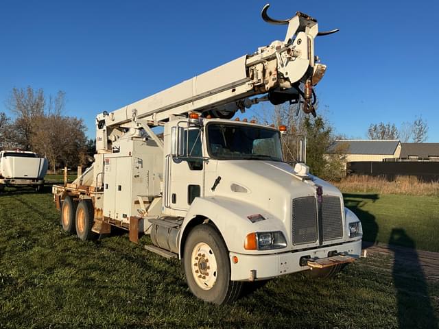 Image of Kenworth T300 equipment image 2