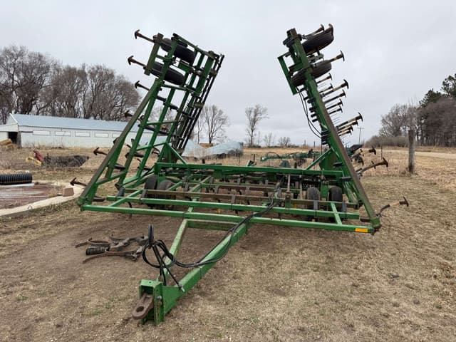 Image of John Deere 960 equipment image 2