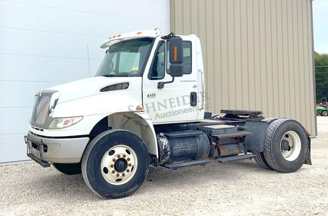 Image of International 4400 equipment image 1