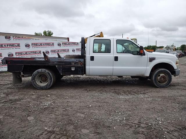 Image of Ford F-350 equipment image 3
