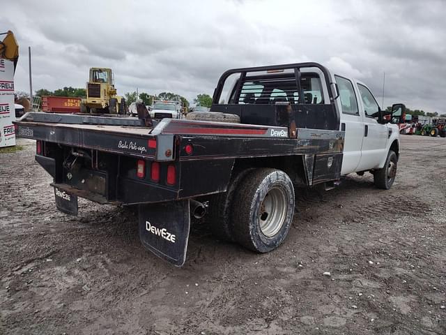 Image of Ford F-350 equipment image 4