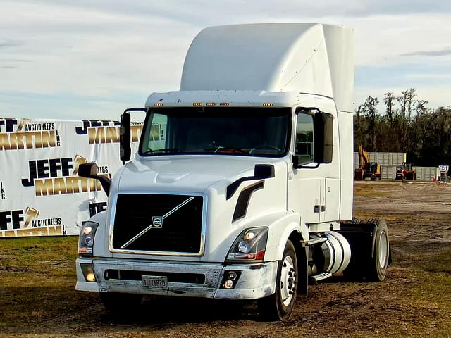 Image of Volvo VNL equipment image 1