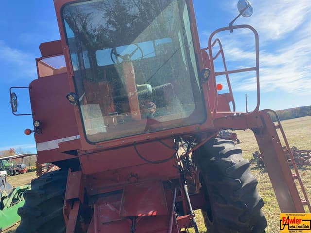 Image of International Harvester 1460 equipment image 2