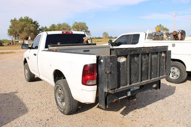 Image of Dodge Ram 2500 equipment image 3