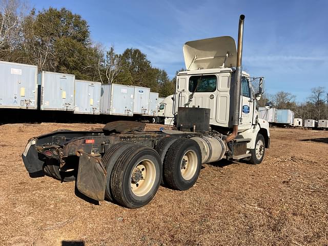 Image of Western Star W4700SB equipment image 4