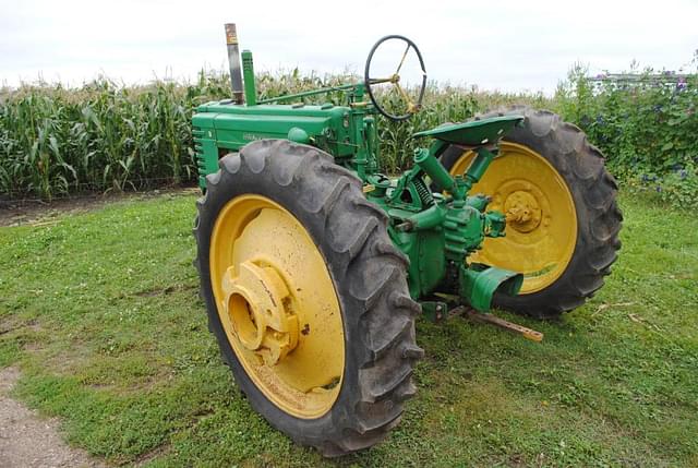 Image of John Deere B equipment image 2