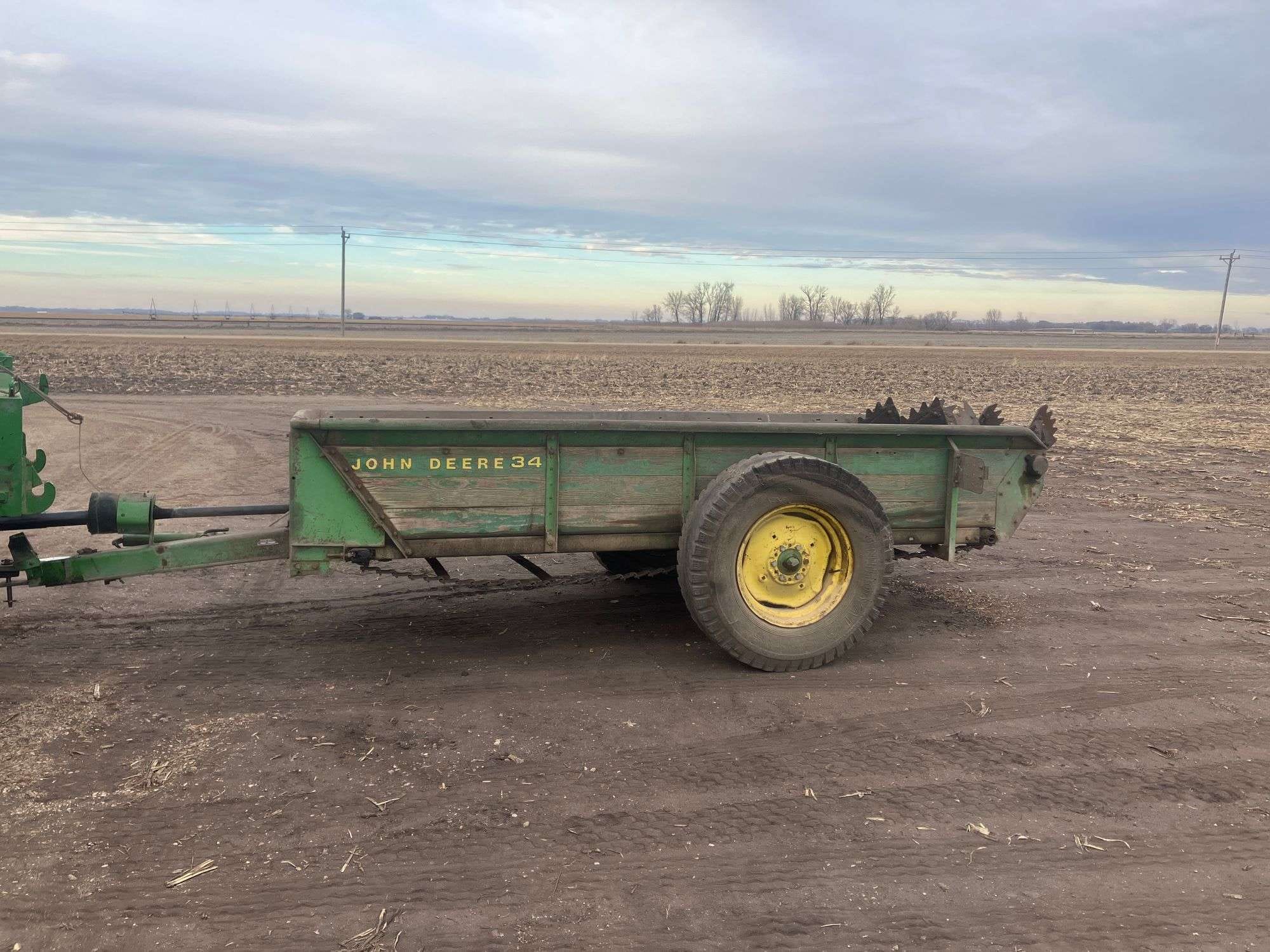 John Deere 34 Equipment Image0