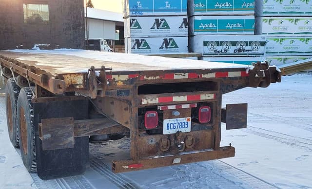 Image of Freightliner FLD112 equipment image 2