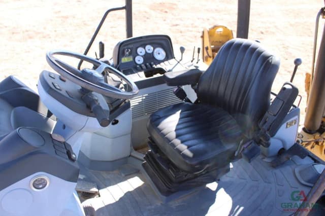 Image of Caterpillar 416E equipment image 4