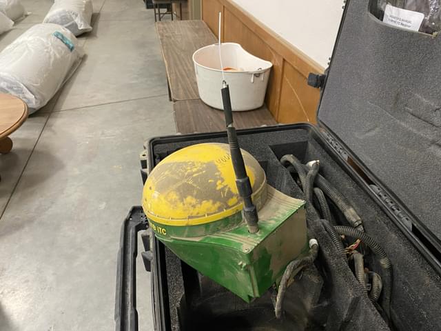 Image of John Deere StarFire iTC equipment image 3