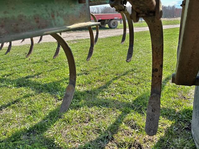 Image of John Deere 1000 equipment image 2