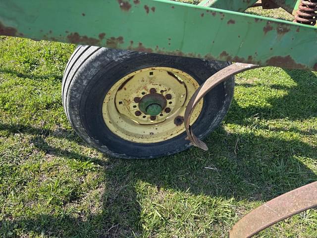 Image of John Deere 1000 equipment image 4