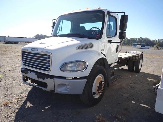 Image of Freightliner M2 equipment image 1