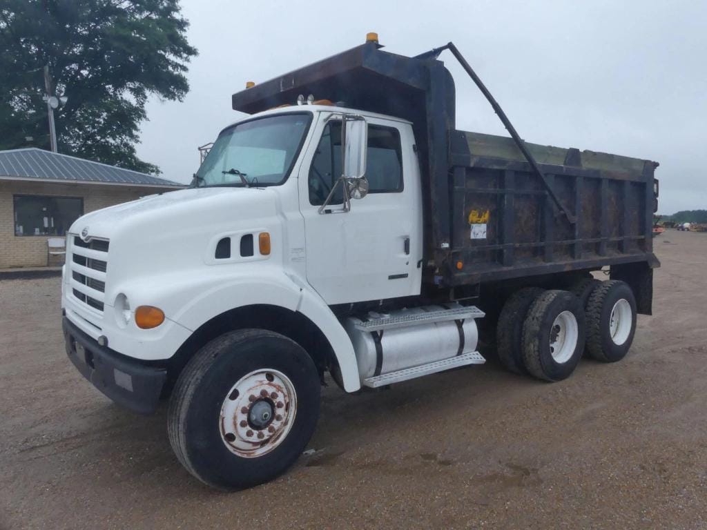 1999 Sterling 7501 Equipment Image0
