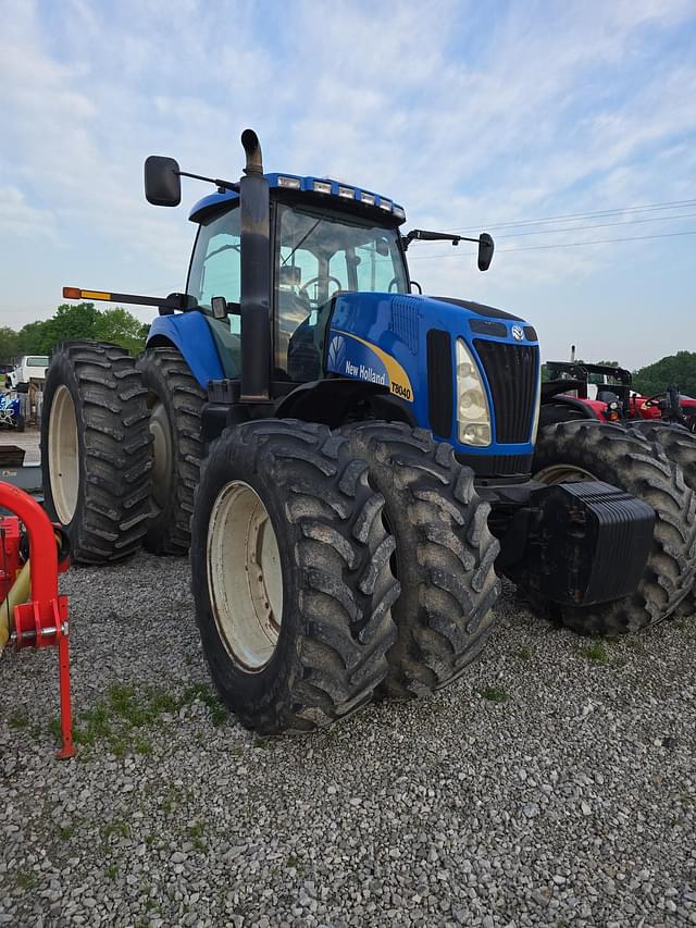 Image of New Holland T8040 equipment image 2