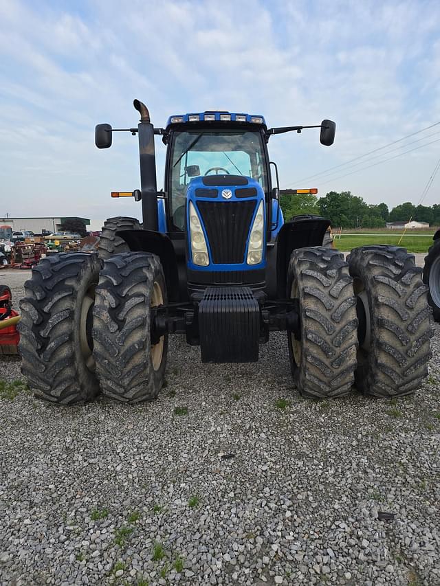 Image of New Holland T8040 equipment image 1
