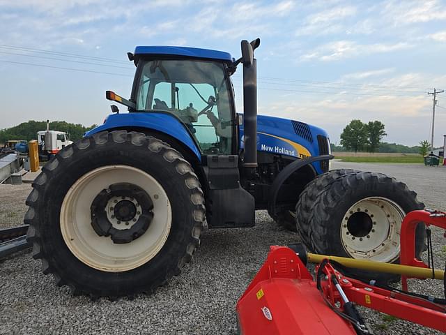 Image of New Holland T8040 equipment image 3
