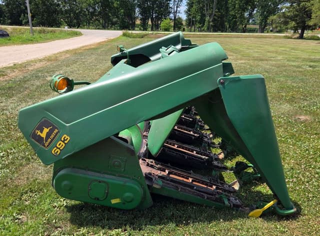 Image of John Deere 693 equipment image 1
