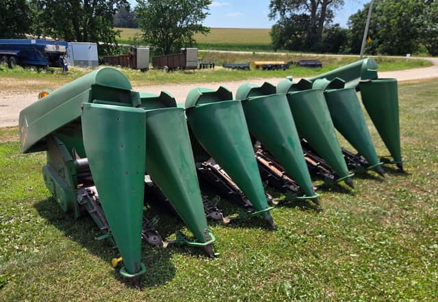 Image of John Deere 693 equipment image 2