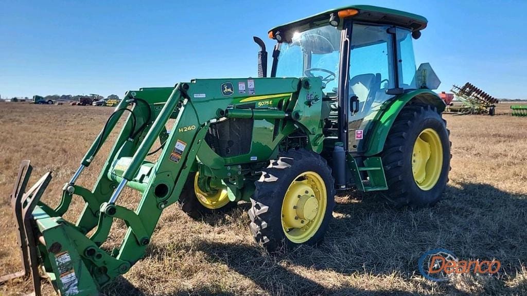 2015 John Deere 5075E Equipment Image0