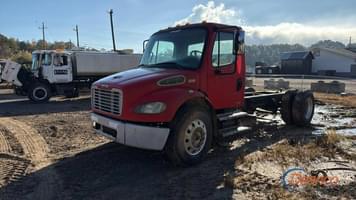 Main image Freightliner M2 106