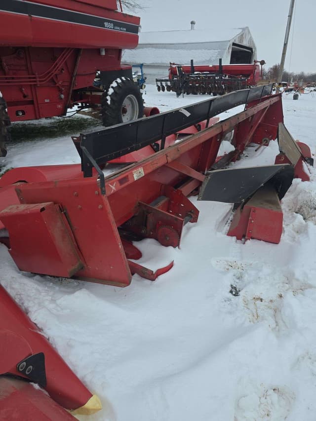 Image of International Harvester 1083 equipment image 4