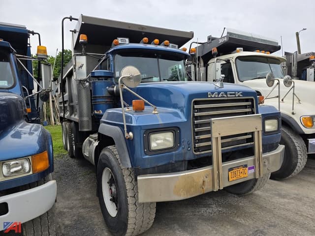 Image of Mack RD688S equipment image 1