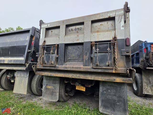 Image of Mack RD688S equipment image 3