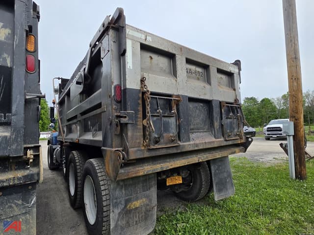 Image of Mack RD688S equipment image 4