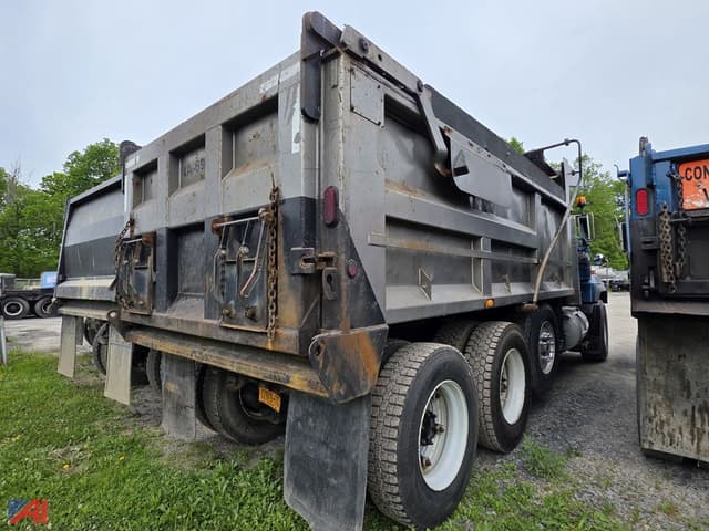 Image of Mack RD688S equipment image 2