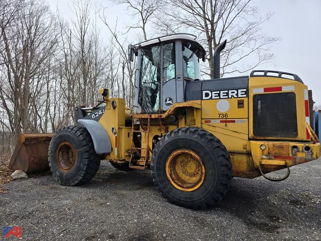 Image of John Deere 624J equipment image 2
