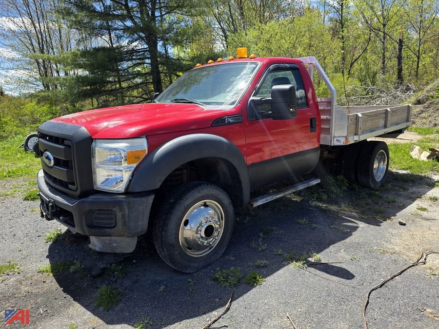 2012 Ford F-550 Equipment Image0