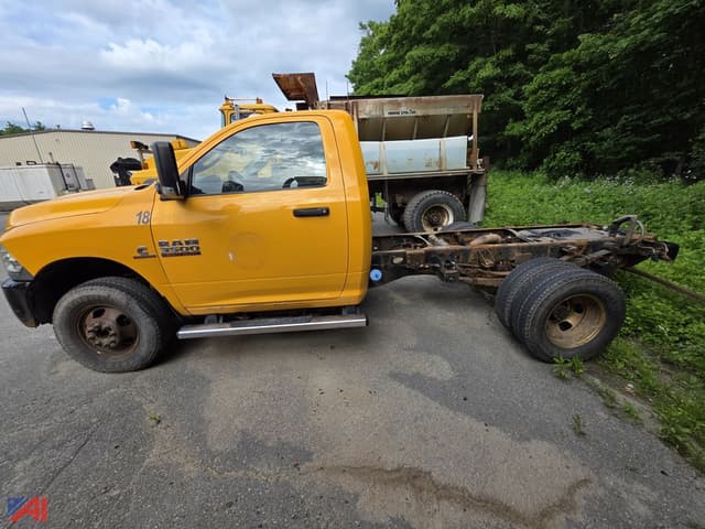 Image of Dodge Ram 3500 equipment image 1