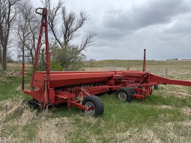Case IH 5500 Equipment Image0