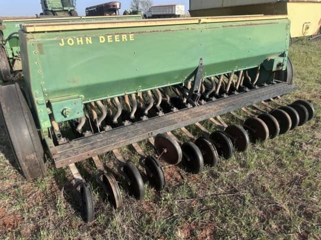 Image of John Deere 8350 equipment image 4