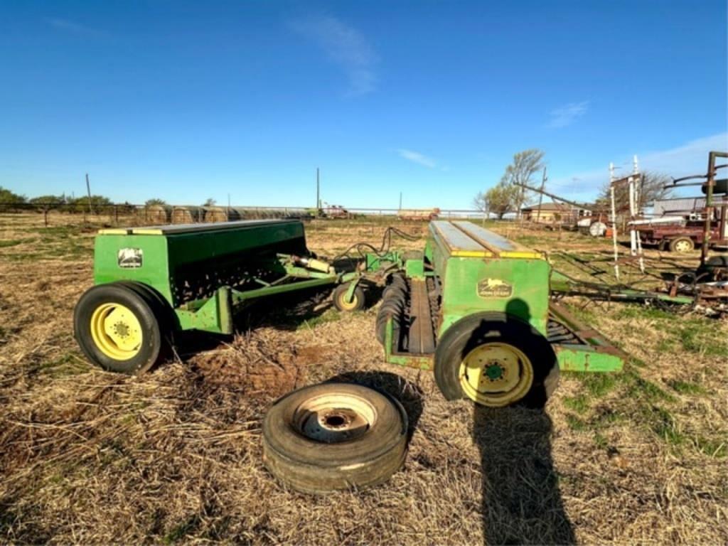 Image of John Deere 8300 Primary image