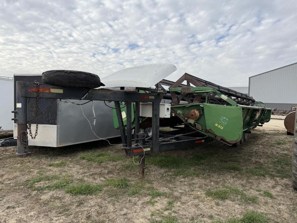 John Deere 930 Equipment Image0