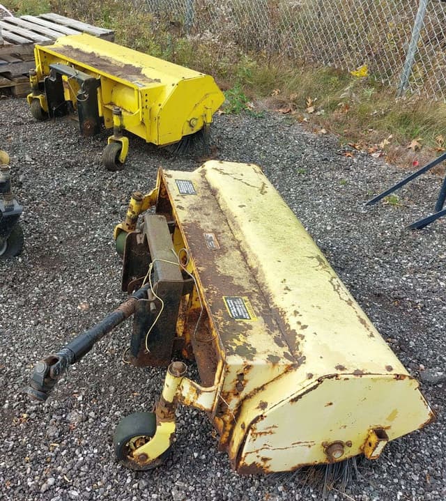 Image of John Deere 51" Broom equipment image 1
