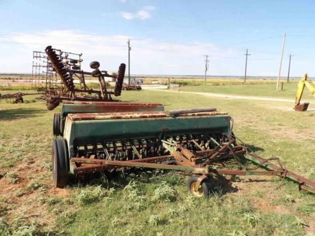 Image of John Deere 8000 Primary image