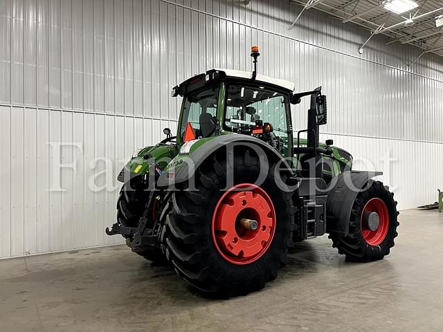 Image of Fendt 933 Vario equipment image 1