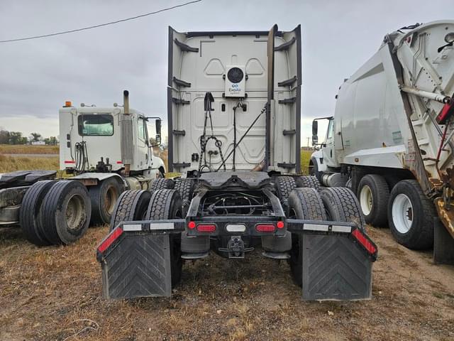 Image of Freightliner Cascadia equipment image 4