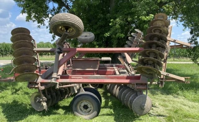 Image of International Harvester 490 equipment image 4