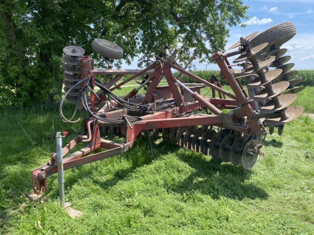 International Harvester 490 Equipment Image0