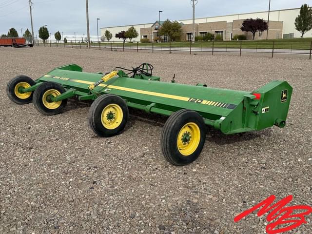 Image of John Deere 120 equipment image 1