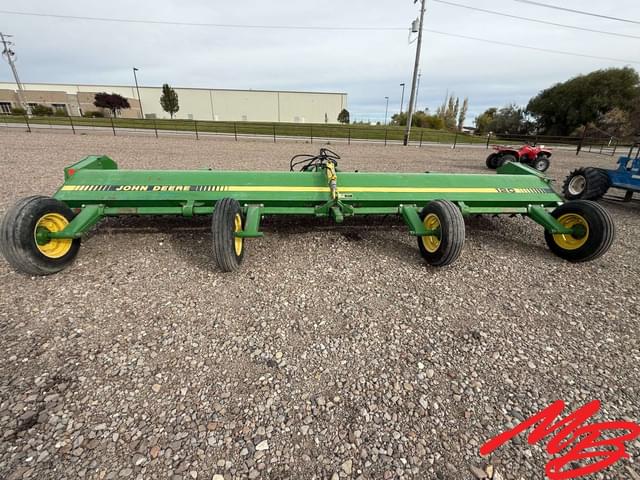 Image of John Deere 120 equipment image 3