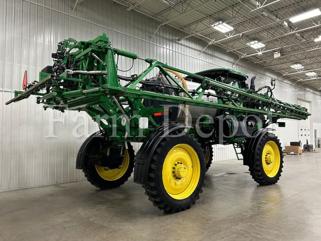 Image of John Deere R4038 equipment image 4