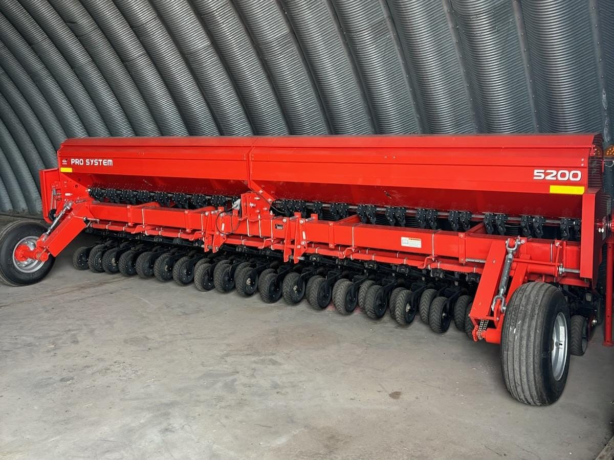 Kuhn 5200 Equipment Image0